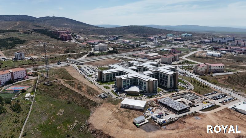 ROYAL'DEN ARAŞTIRMA HASTANESİNE KOMŞU SATILIK 2+1 DAİRE 2.KAT KUZEY-BATI CEPHE !