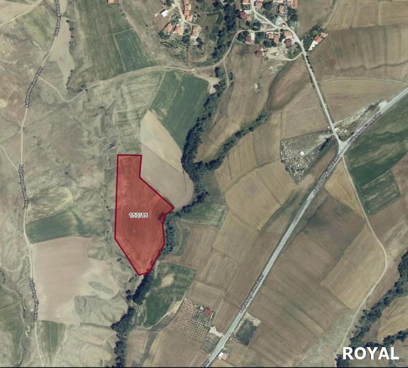 ROYAL'DEN BAĞLARBAŞINDA SU KENARI VE YOLA YAKIN 22 DÖNÜM ARAZİ